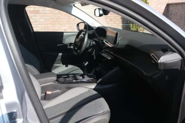 Peugeot 208 (2025) thumbnail 4