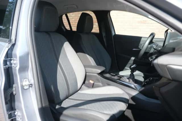 Peugeot 208 (2025) thumbnail 5