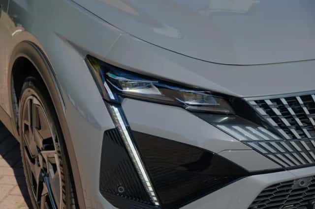 Peugeot 408 (2024) thumbnail 2