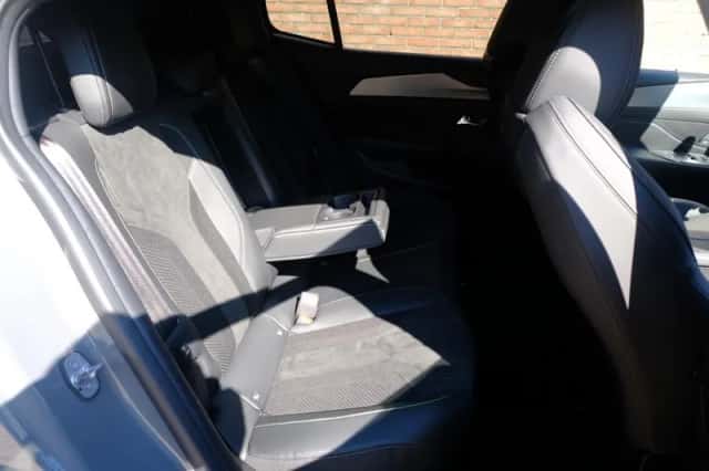 Peugeot 408 (2024) thumbnail 3