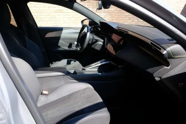 Peugeot 408 (2024) thumbnail 4