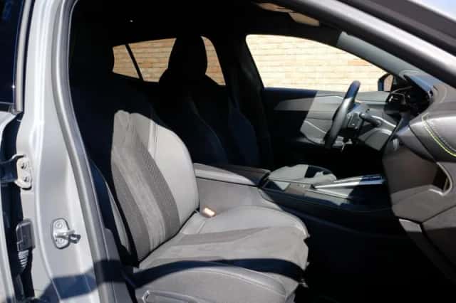 Peugeot 408 (2024) thumbnail 5