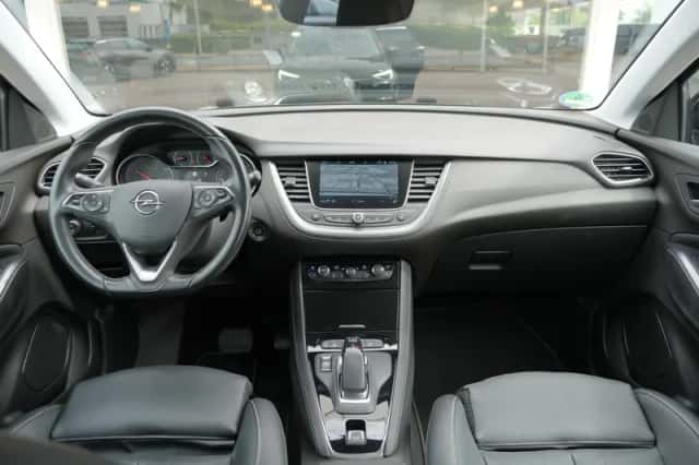 Opel Grandland X (2021) thumbnail 2