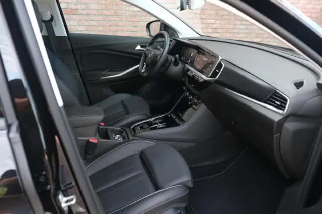 Opel Grandland (2023) thumbnail 4