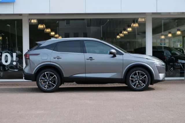 Nissan Qashqai (2023) thumbnail 4