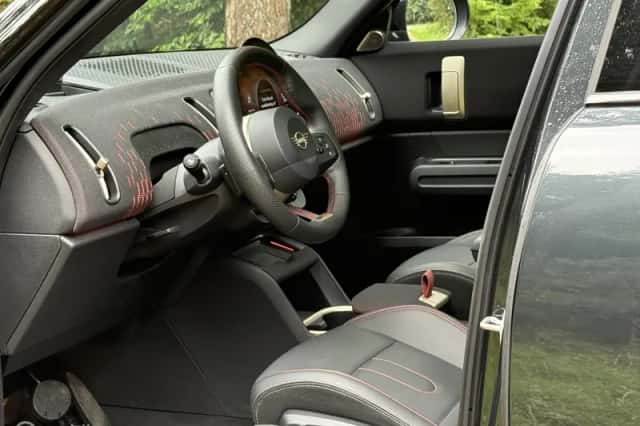 MINI Countryman (2024) thumbnail 3