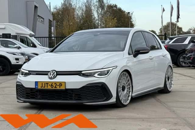 Volkswagen Golf (2021) thumbnail 1