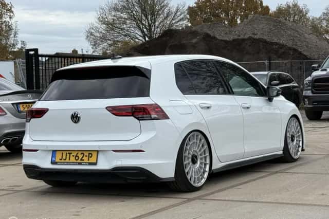 Volkswagen Golf (2021) thumbnail 2