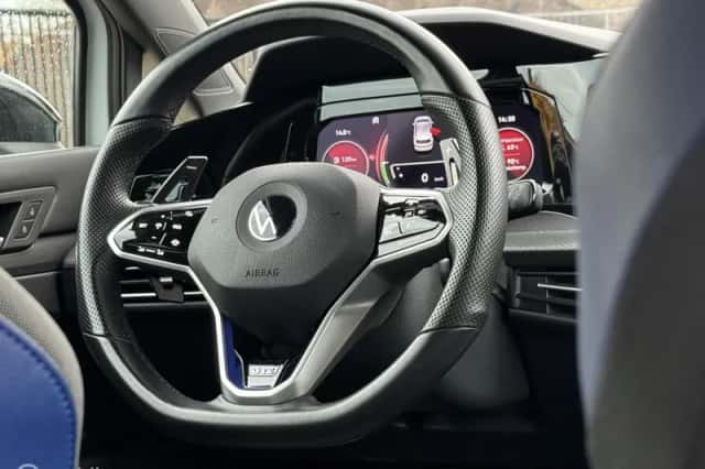 Volkswagen Golf (2021) thumbnail 4