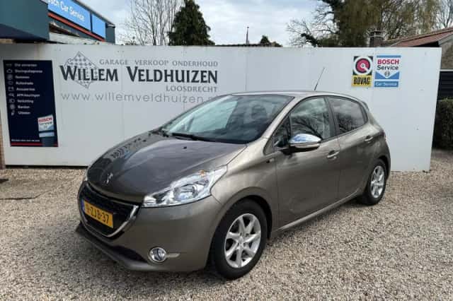 Peugeot 208 (2015) thumbnail 1