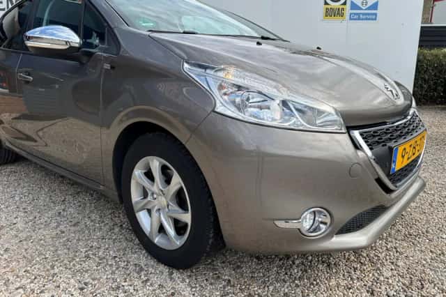 Peugeot 208 (2015) thumbnail 6