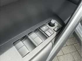 Toyota Corolla (2023) thumbnail 18