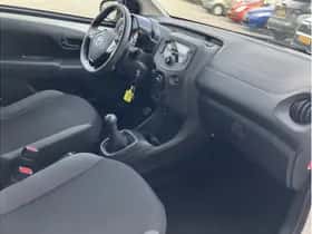 Toyota Aygo (2018) thumbnail 14