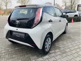 Toyota Aygo (2018) thumbnail 4