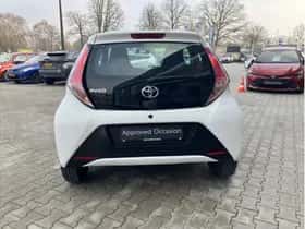 Toyota Aygo (2018) thumbnail 8