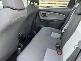 Toyota Yaris (2019) thumbnail 14