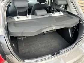 Toyota Yaris (2019) thumbnail 16