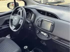 Toyota Yaris (2019) thumbnail 17