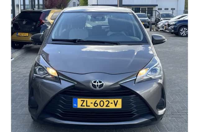 Toyota Yaris (2019) thumbnail 5