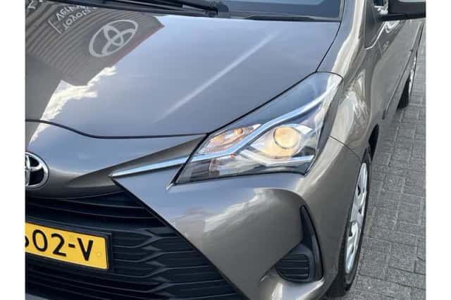 Toyota Yaris (2019) thumbnail 6