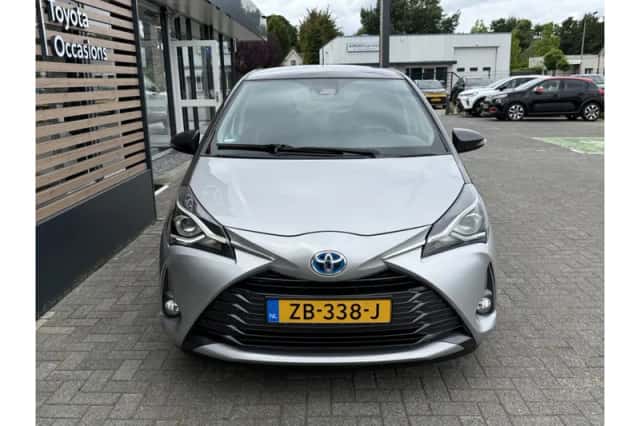 Toyota Yaris (2019) thumbnail 5