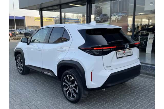 Toyota Yaris Cross (2022) thumbnail 3