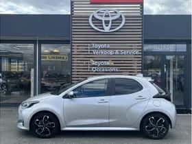 Toyota Yaris (2022) thumbnail 2