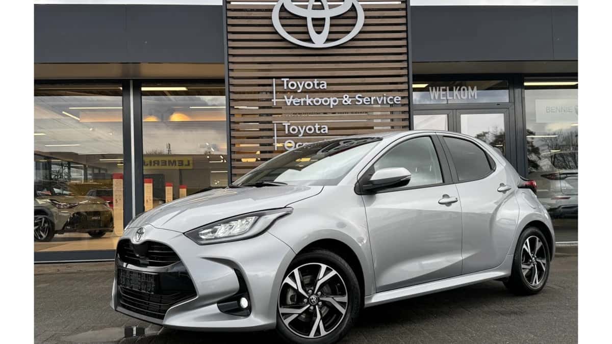 Toyota Yaris (2024) — foto 1