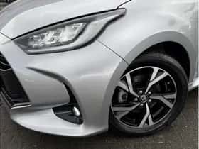 Toyota Yaris (2024) thumbnail 2