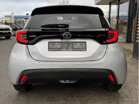 Toyota Yaris (2024) thumbnail 5