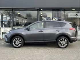 Toyota RAV4 (2016) thumbnail 2