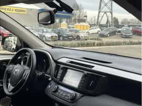 Toyota RAV4 (2016) thumbnail 16