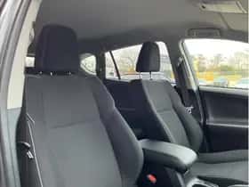 Toyota RAV4 (2016) thumbnail 17