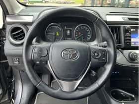Toyota RAV4 (2016) thumbnail 18