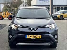 Toyota RAV4 (2016) thumbnail 5