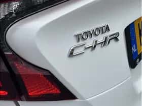 Toyota C-HR (2021) thumbnail 11