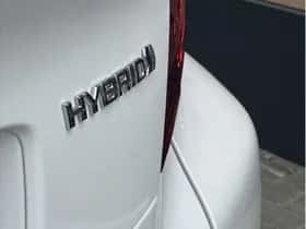 Toyota C-HR (2021) thumbnail 12