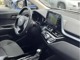 Toyota C-HR (2021) thumbnail 19