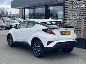 Toyota C-HR (2021) thumbnail 3