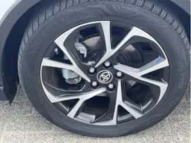 Toyota C-HR (2021) thumbnail 7
