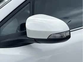 Toyota C-HR (2021) thumbnail 8
