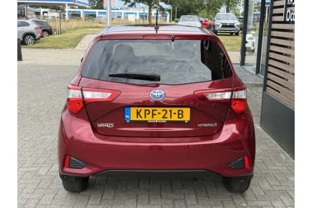 Toyota Yaris (2018) thumbnail 5