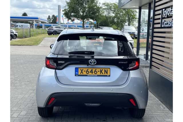 Toyota Yaris (2023) thumbnail 4