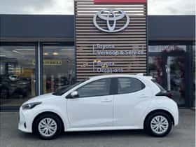 Toyota Yaris (2023) thumbnail 2