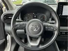 Toyota Yaris (2023) thumbnail 16