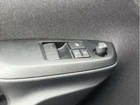 Toyota Yaris (2023) thumbnail 27