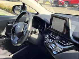 Toyota C-HR (2022) thumbnail 18