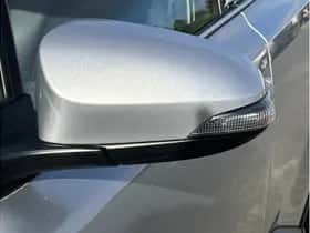 Toyota C-HR (2022) thumbnail 7