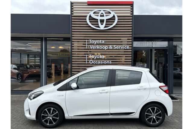 Toyota Yaris (2018) thumbnail 2