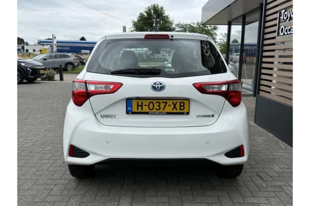 Toyota Yaris (2018) thumbnail 4